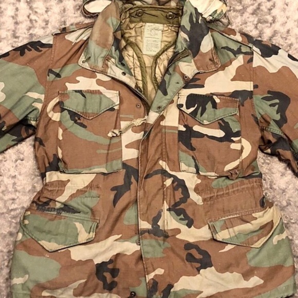 📦SOLD📦Men’s Camo Authentic Field Coat size M Distressed Camo coat - Picture 4 of 7